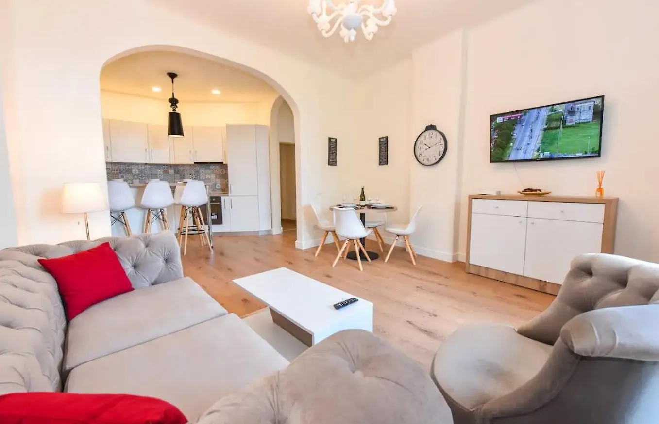 Deluxe Spacious Apartment Old Town-Free Parking Bucharest 0*,