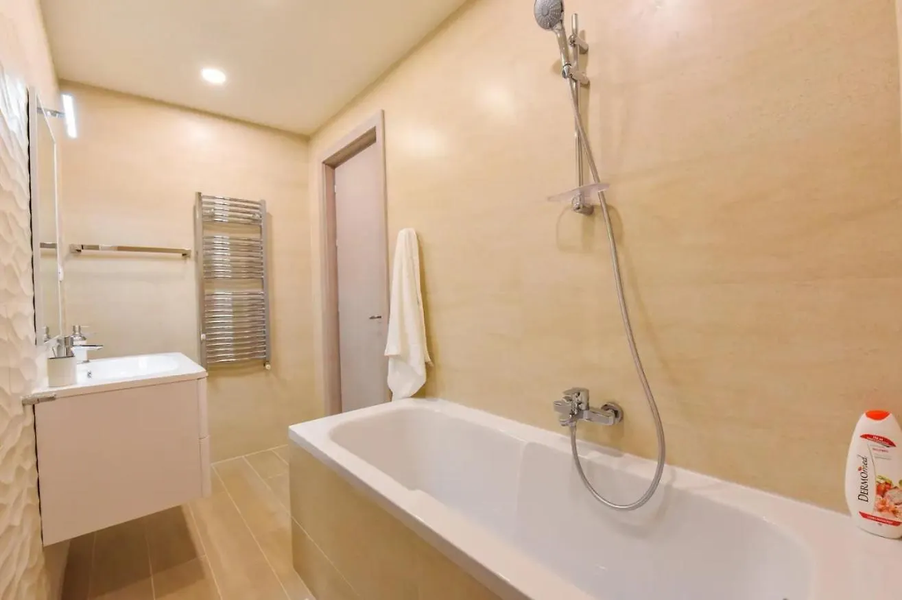 Deluxe Spacious Apartment Old Town-Free Parking Bucharest