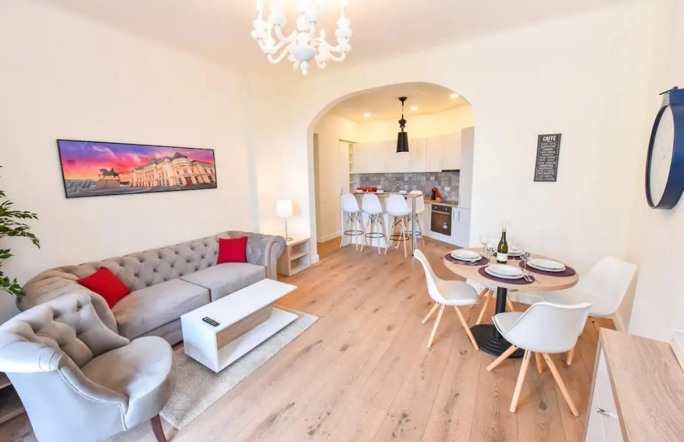 Deluxe Spacious Apartment Old Town-Free Parking Bucharest